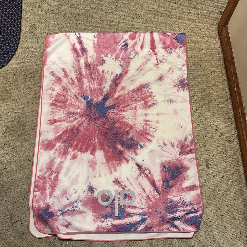 COPY - Tie-Dye Grounded No-Slip Mat Towel Opened and never used.